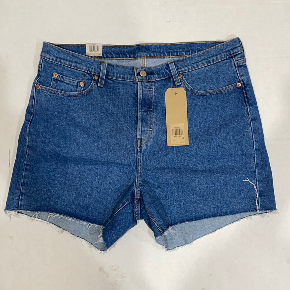 Levi’s 16W High Rise Medium/Dark Wash Jean Shorts